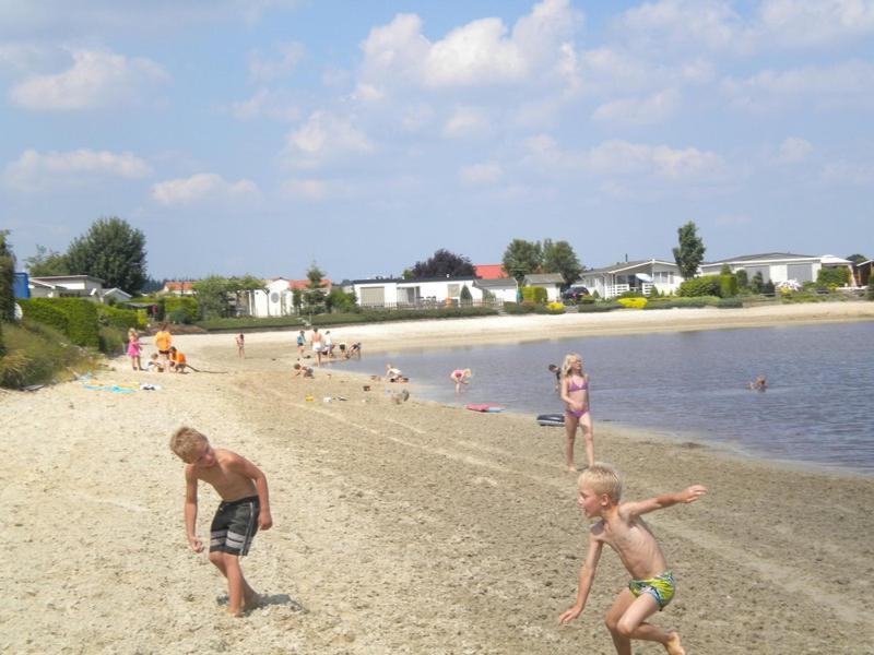 Mulder'S Vakantiehuis, Jaarplaats 108 Op Recreatiepark De Tien Heugten Schoonloo Exterior foto